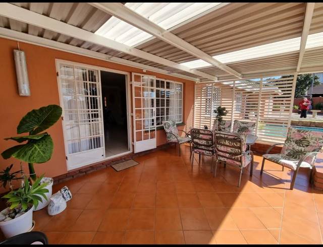 4 BEDROOM HOUSE FOR SALE IN ROTHDENE